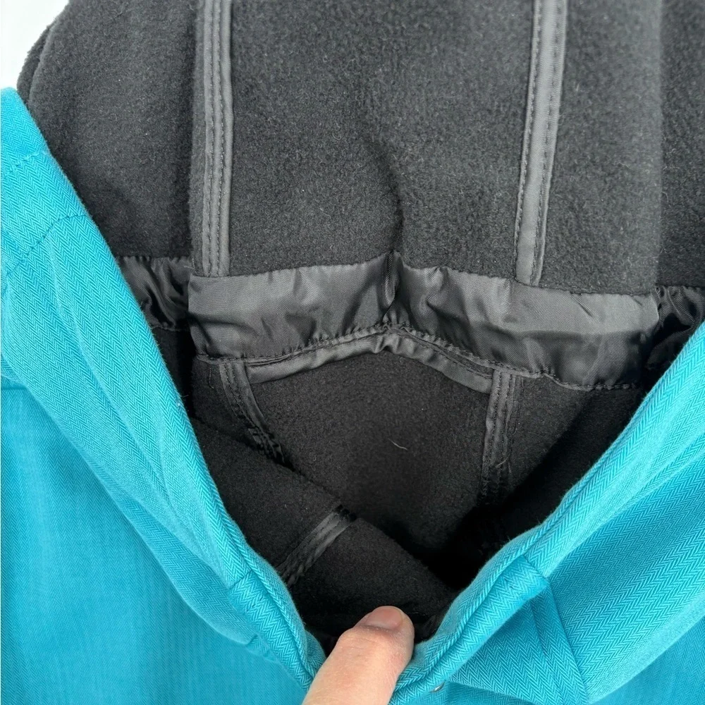 Mia Melon Stella Jacket: Strut Through Any Storm - Picture 12 of 16